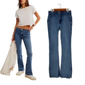 WE‎ THE FREE People Women's Flare Jeans Size 26 Blue Denim Frayed Hem
